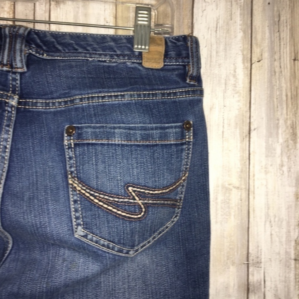 Maurices Molli Flare Jeans - Picture 3 of 8